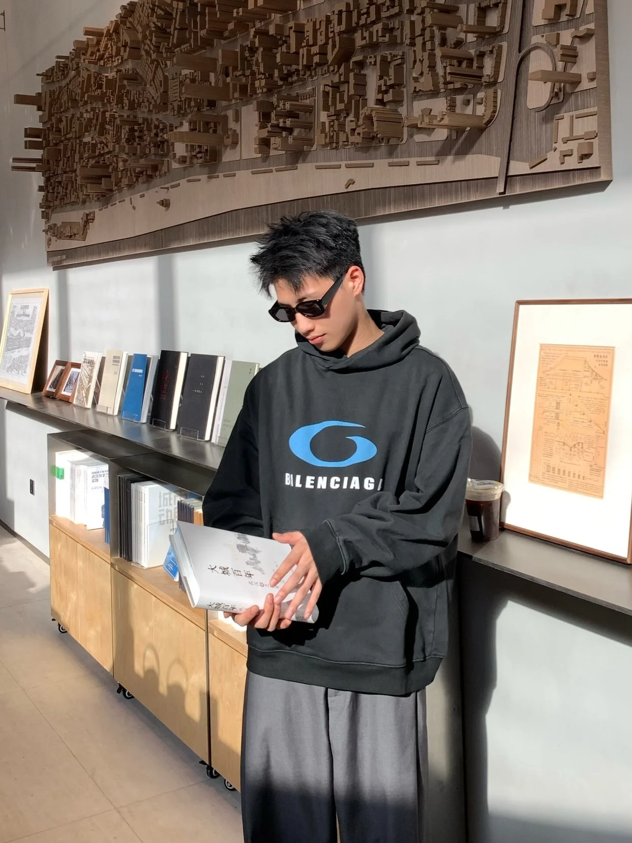 발렌시아가 루프 스포츠 아이콘 미디엄 핏 후디