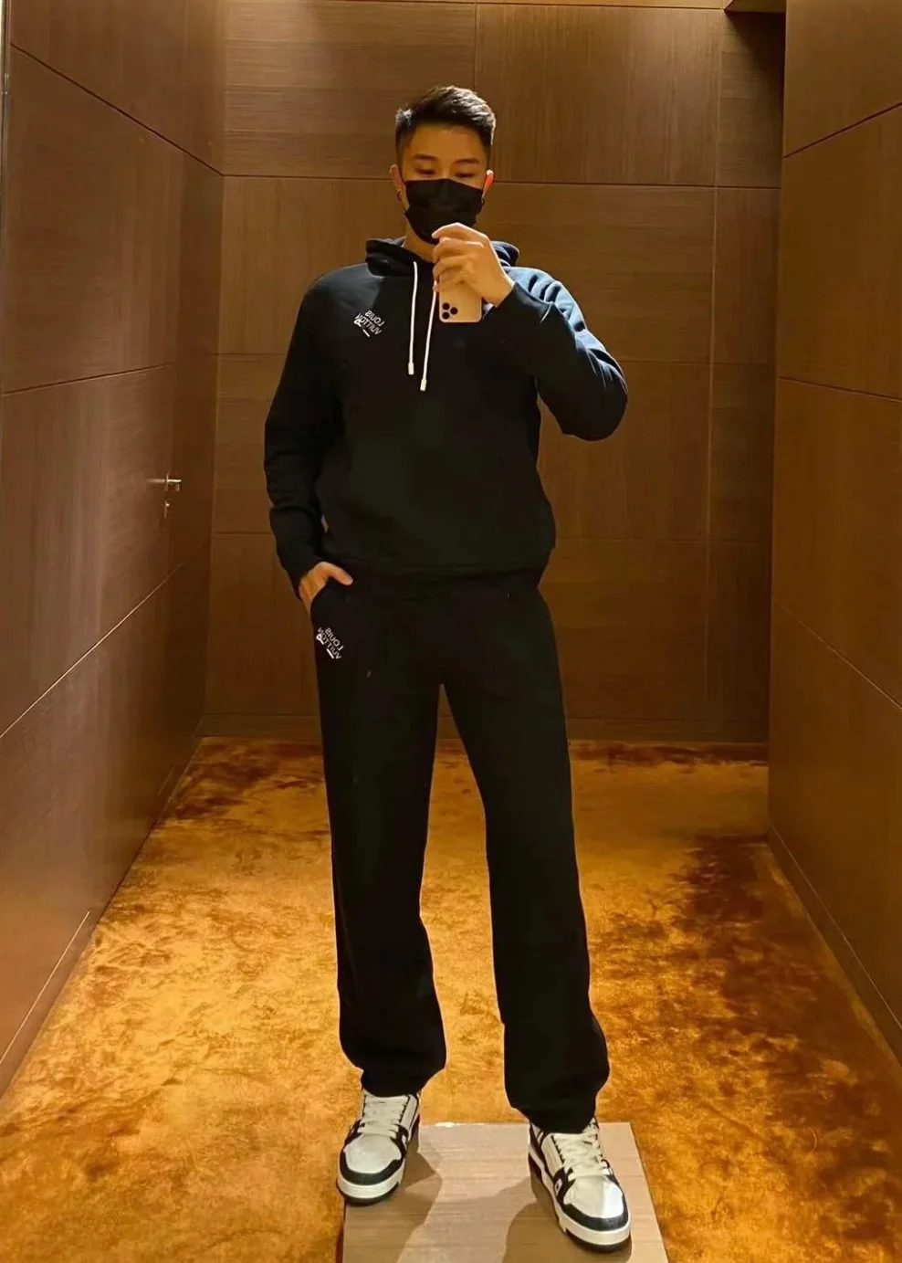루이비통 엠브로이더드 후디 1AATQR