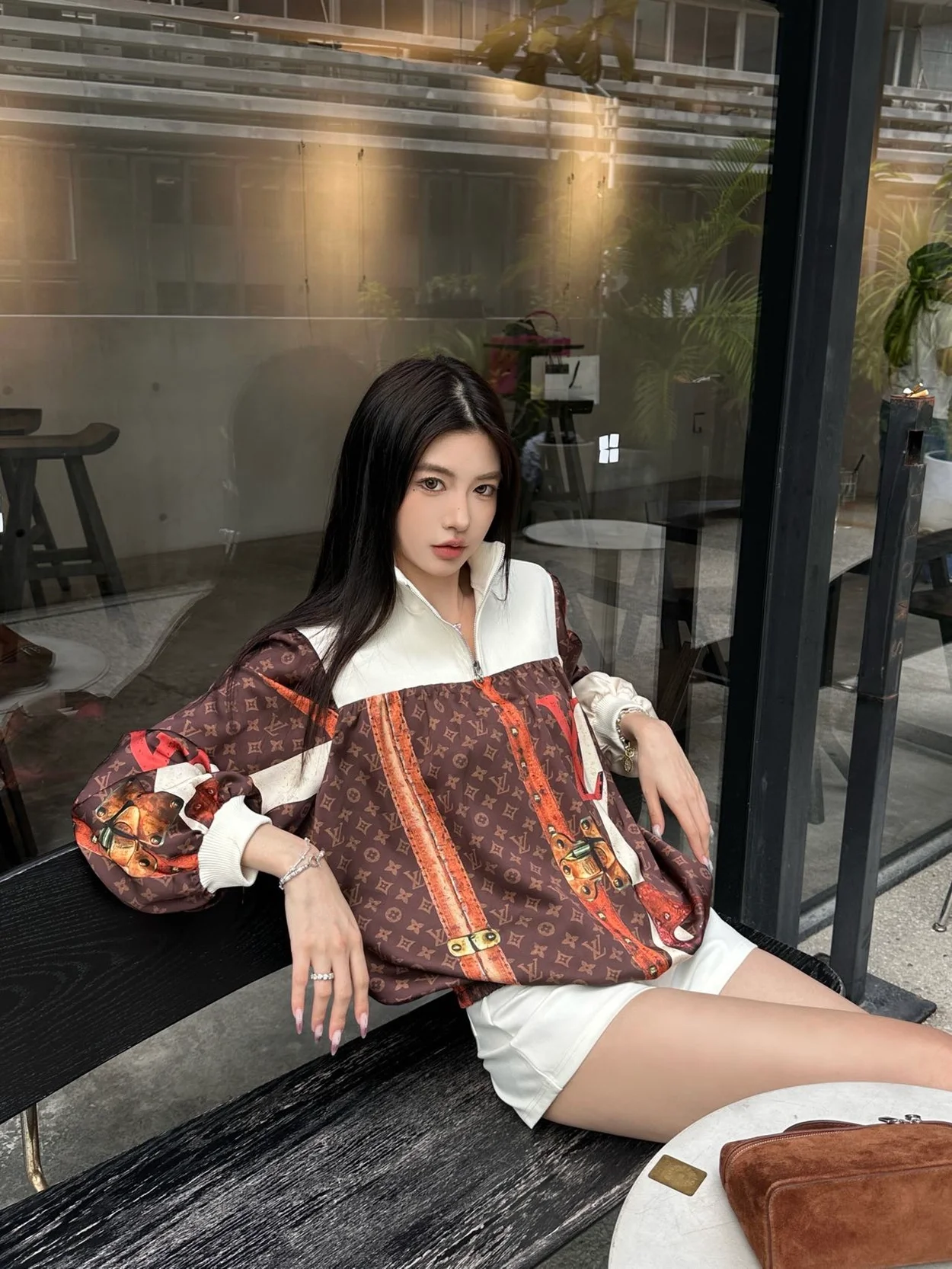 루이비통 LV 트렁크 리브 칼라 블라우스