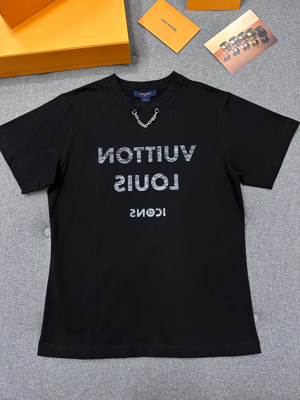 루이비통 프린트 티셔츠 블랙