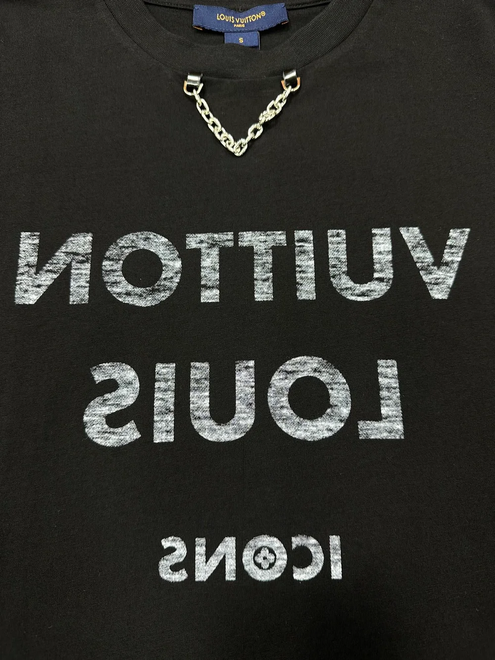 루이비통 프린트 티셔츠 블랙