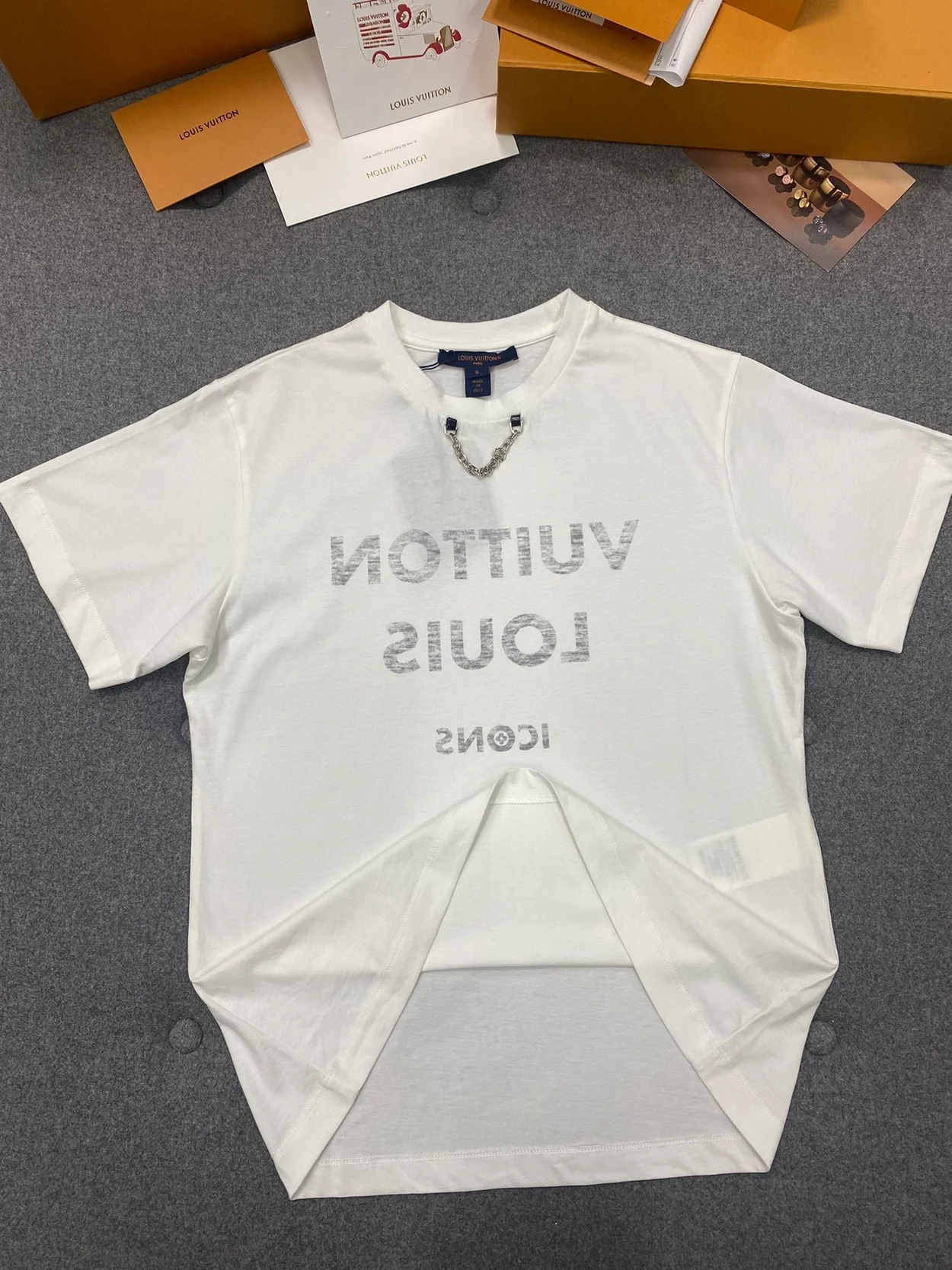 루이비통 프린트 티셔츠 화이트