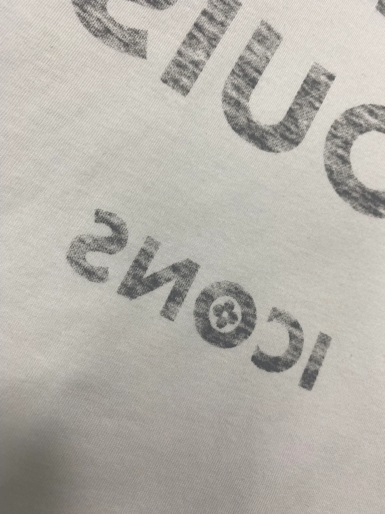 루이비통 프린트 티셔츠 화이트