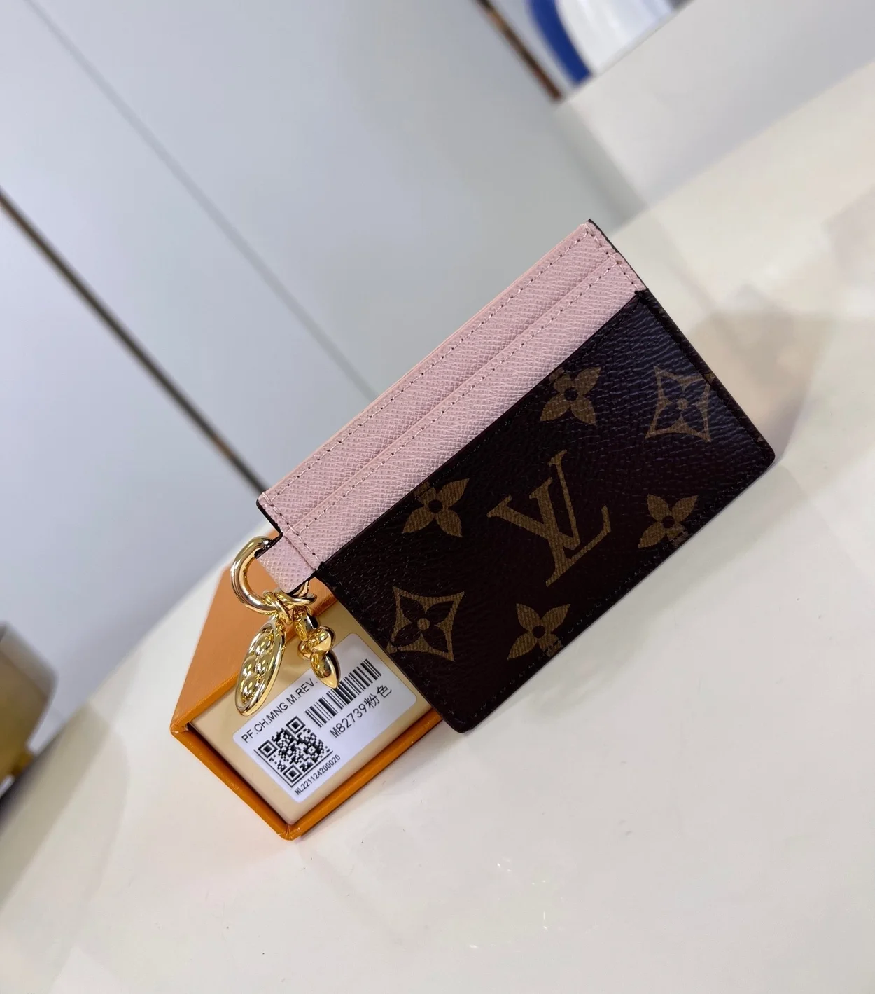 루이비통 LV 참 카드 홀더 M82739
