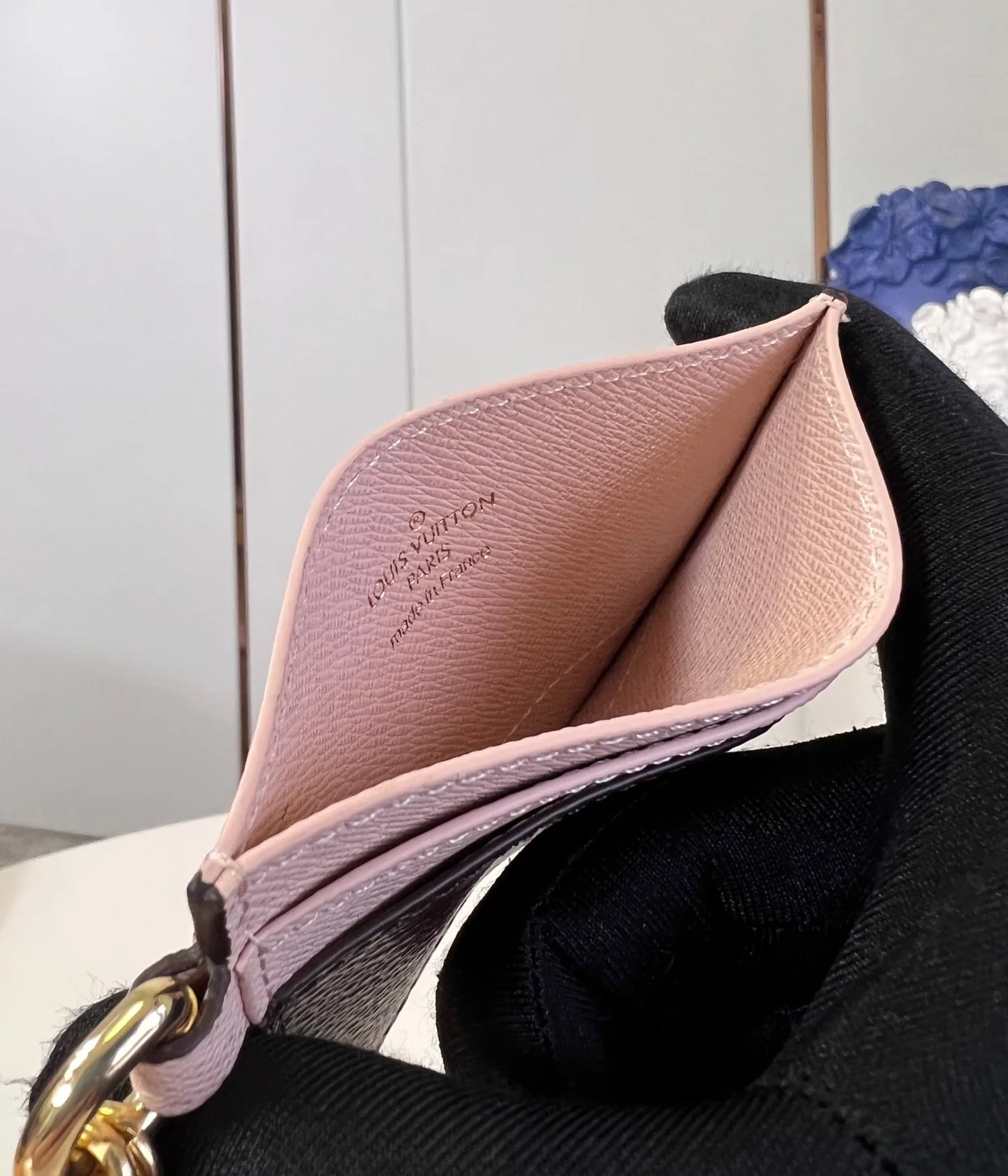 루이비통 LV 참 카드 홀더 M82739