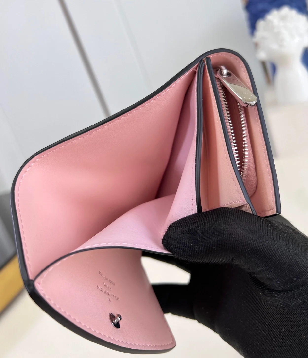 루이비통 아이리스 컴팩트 월릿 M82757