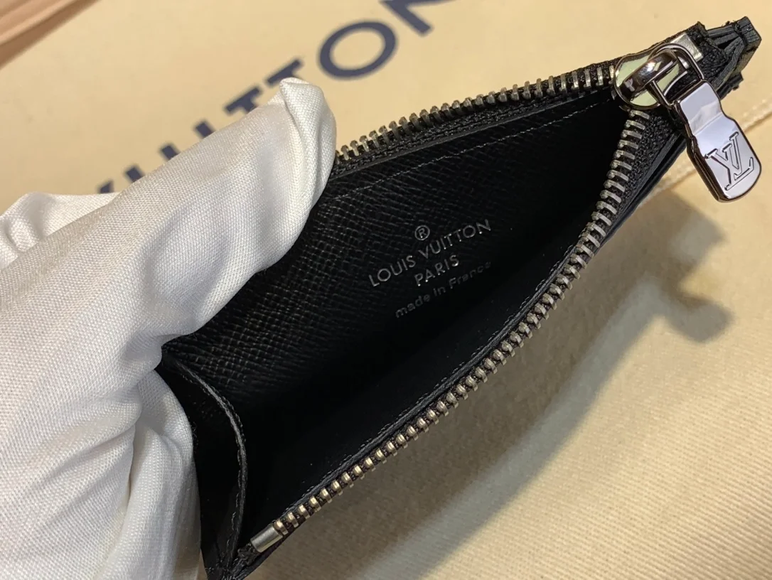 루이비통 코인 카드 홀더 M82253