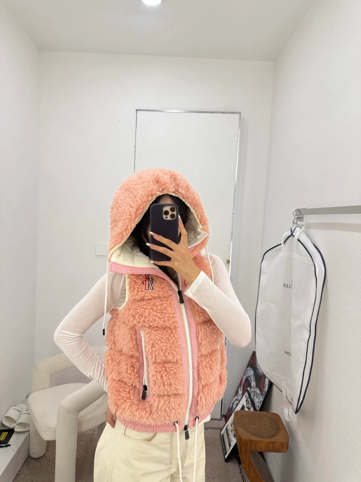 몽클레어 테디 패디드 조끼 핑크