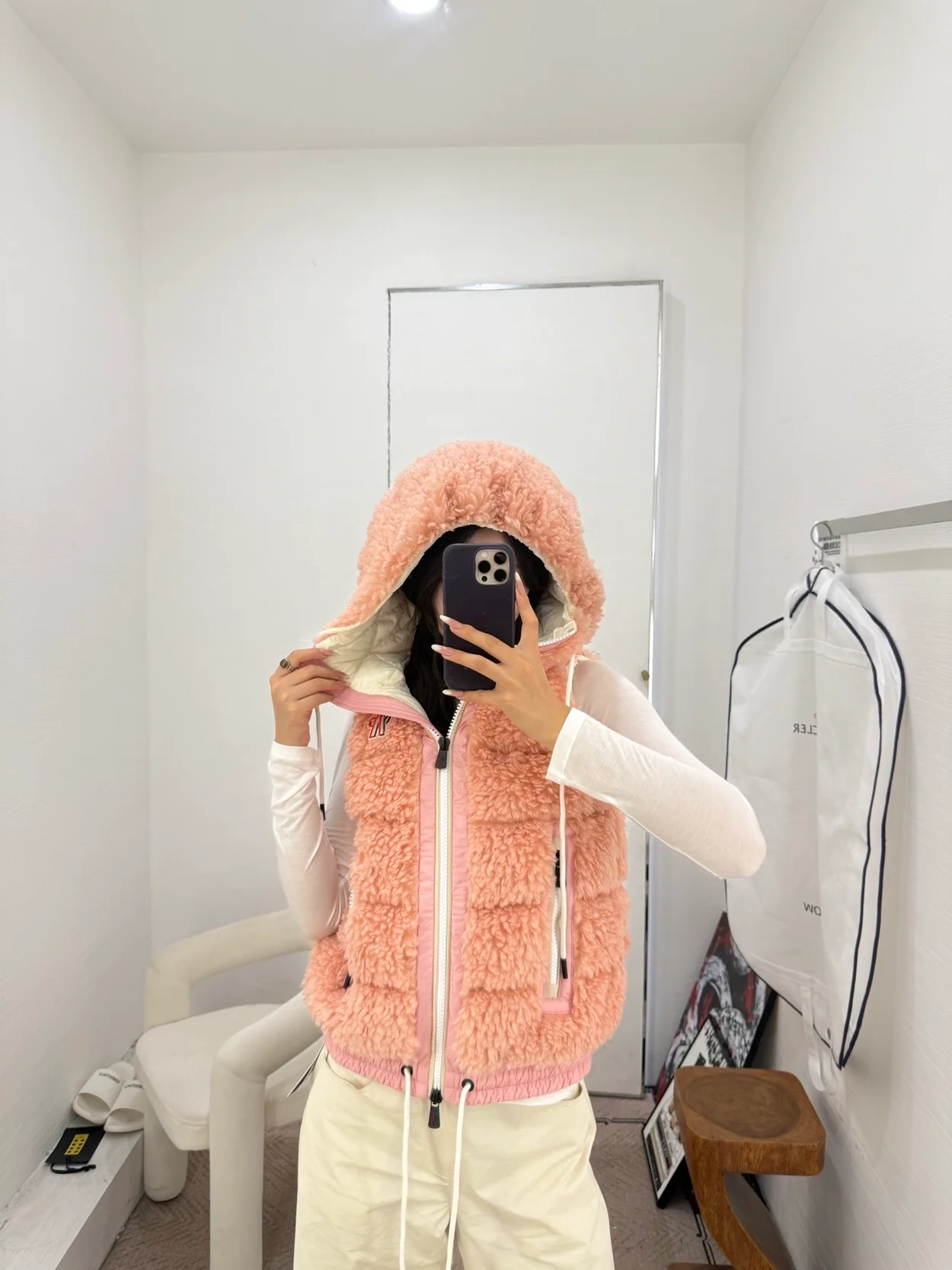 몽클레어 테디 패디드 조끼 핑크