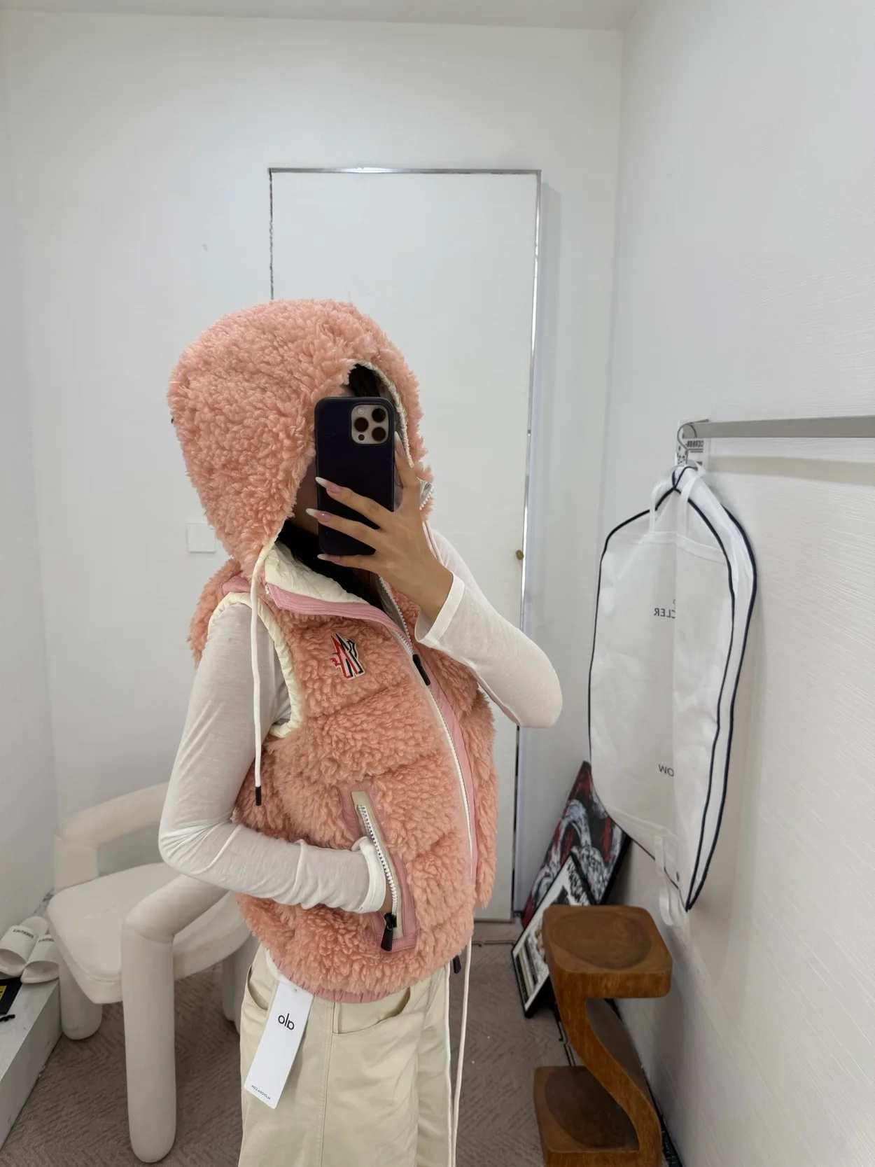 몽클레어 테디 패디드 조끼 핑크