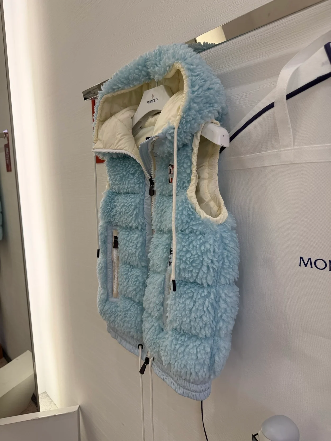 몽클레어 테디 패디드 조끼 블루