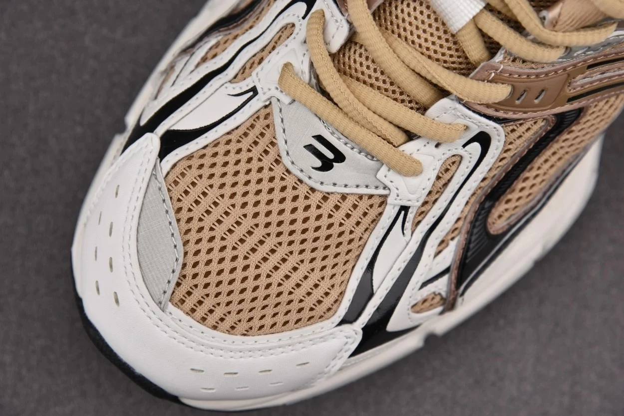 발렌시아가 X-펜더 베이지 스니커즈