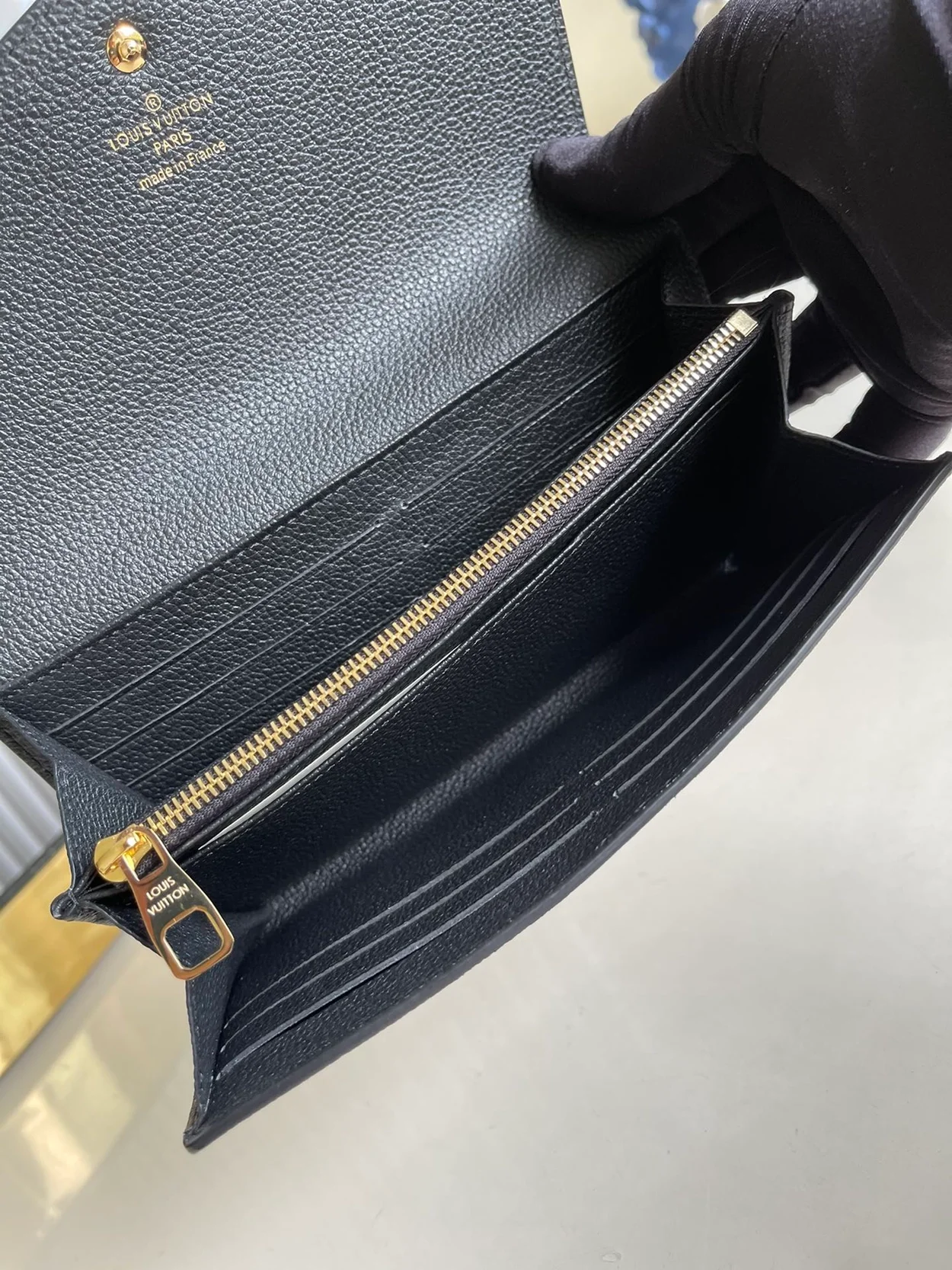 루이비통 사라 월릿 M61182