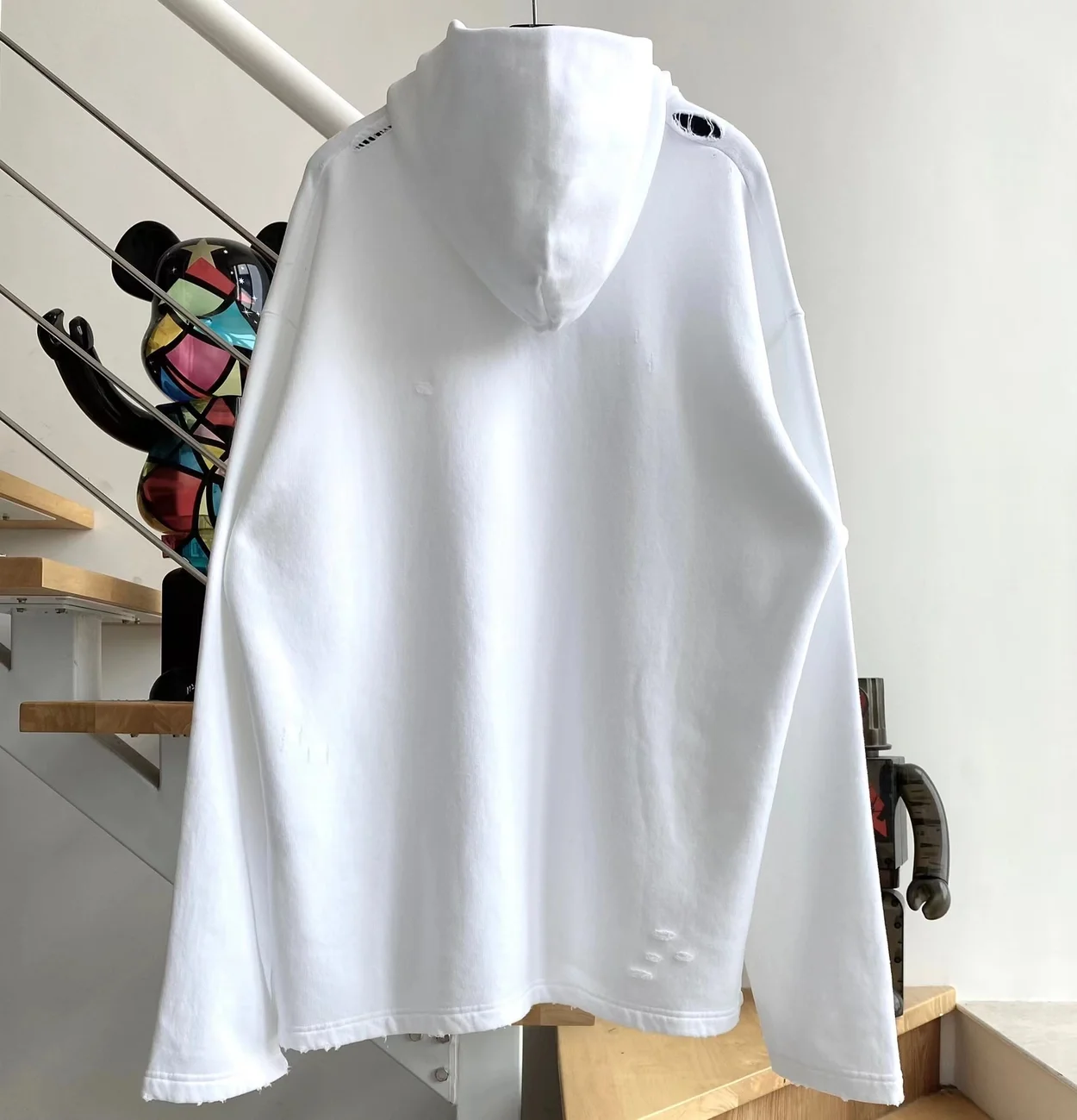 발렌시아가 블러 로고 후드 화이트