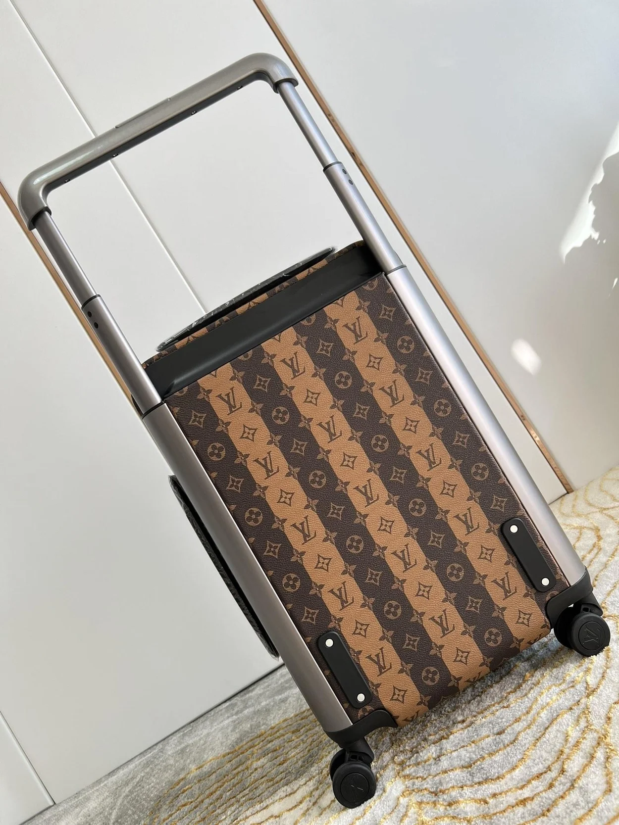 루이비통 니고 호라이즌 55 M20481