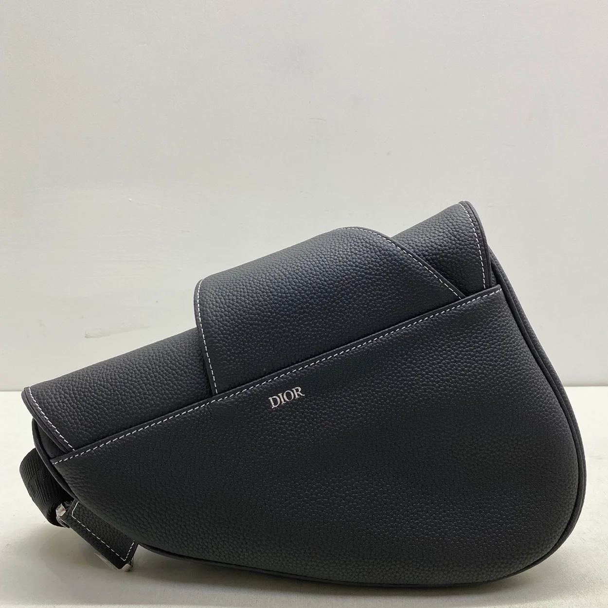 디올 Saddle 백 블랙 그레인 송아지 가죽