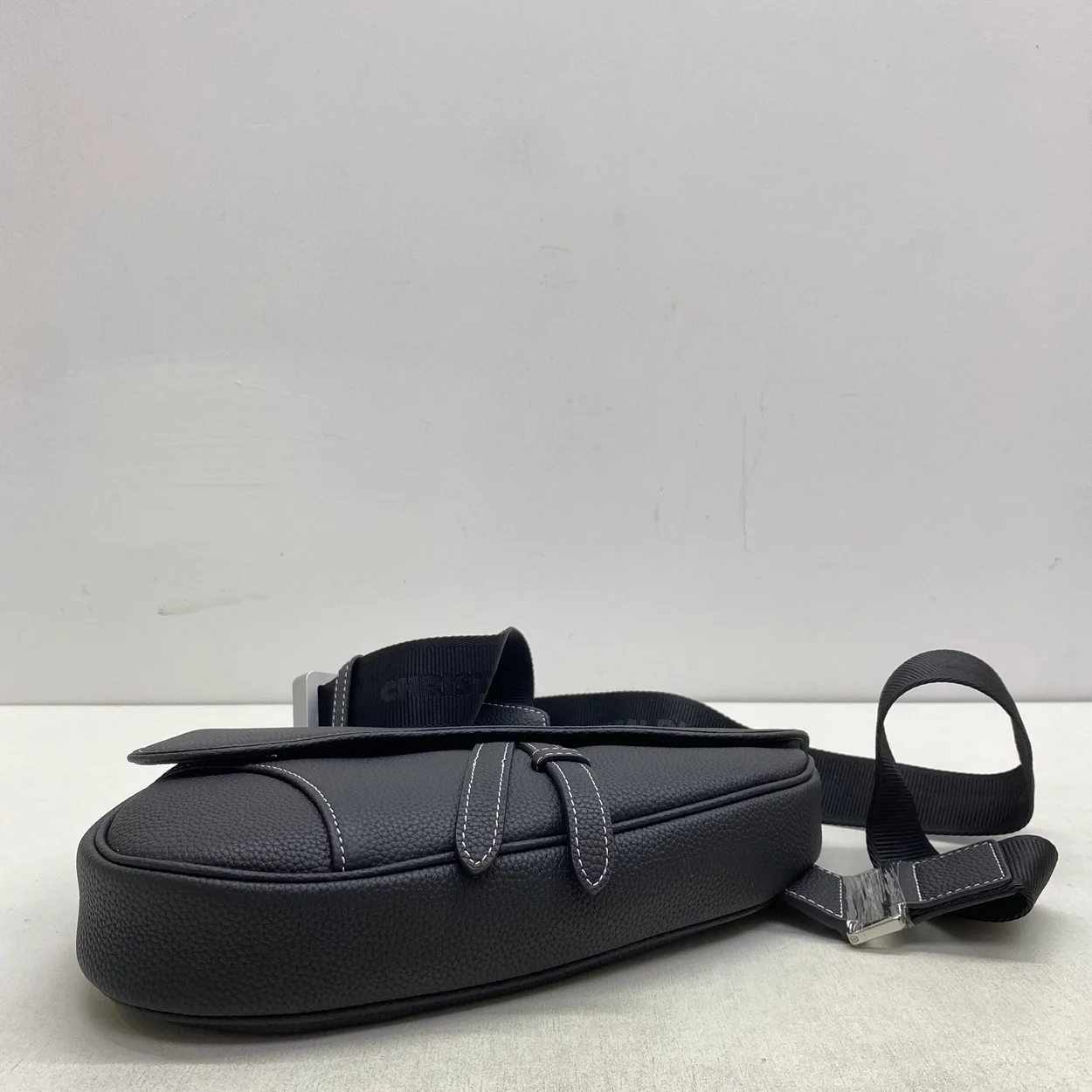 디올 Saddle 백 블랙 그레인 송아지 가죽