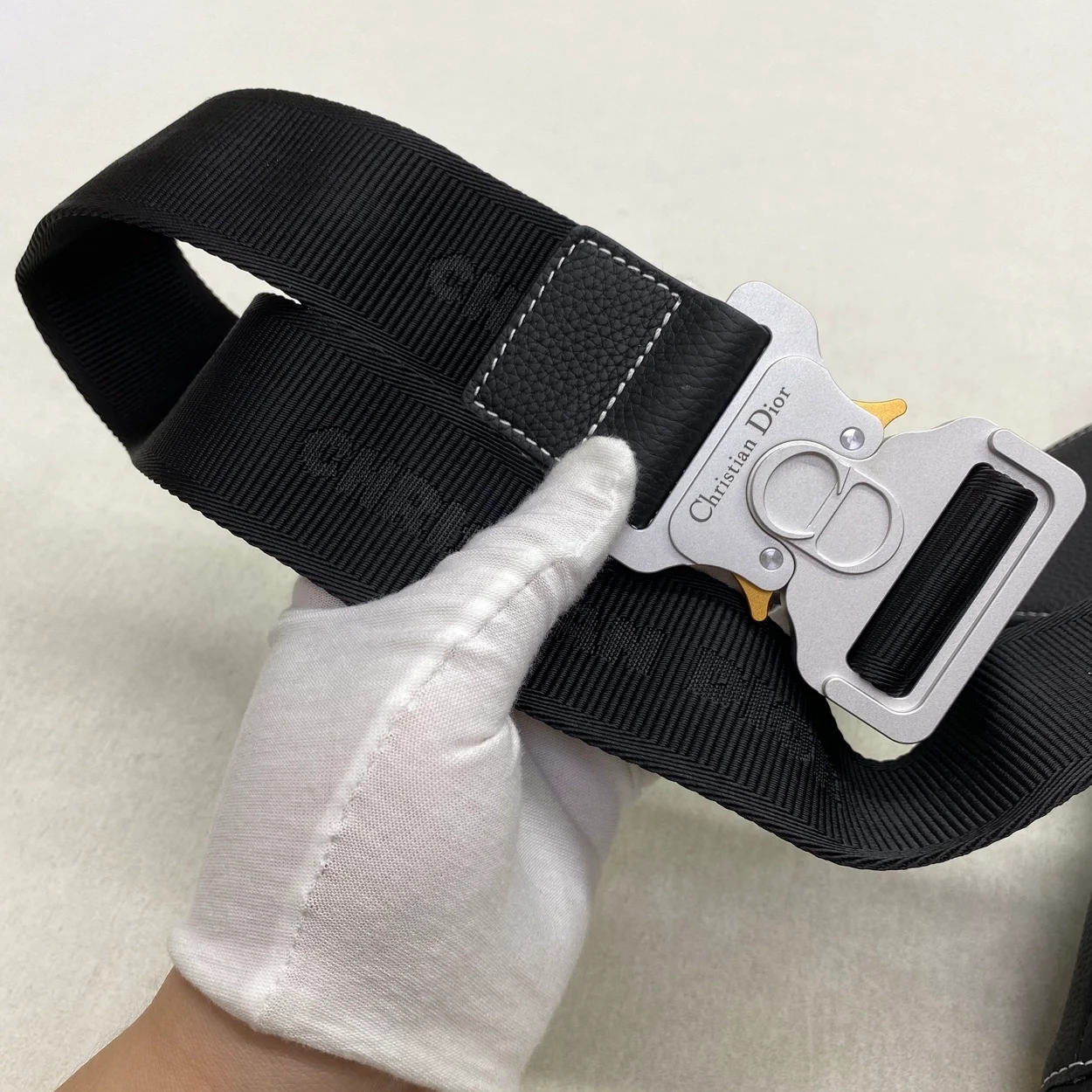 디올 Saddle 백 블랙 그레인 송아지 가죽