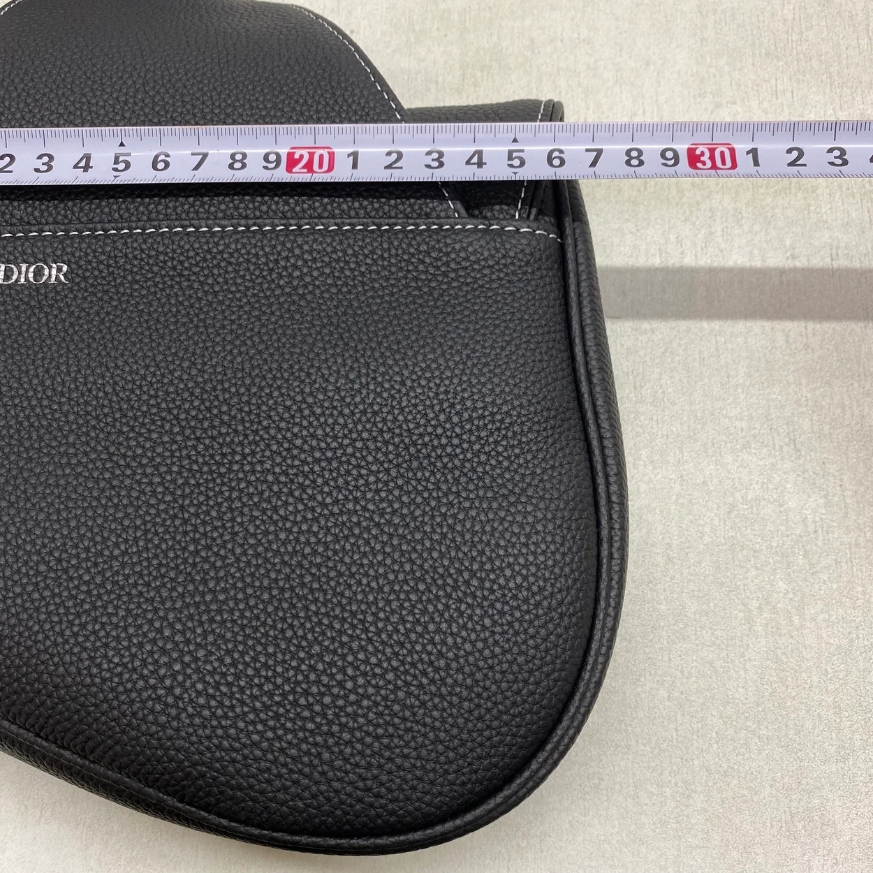 디올 Saddle 백 블랙 그레인 송아지 가죽