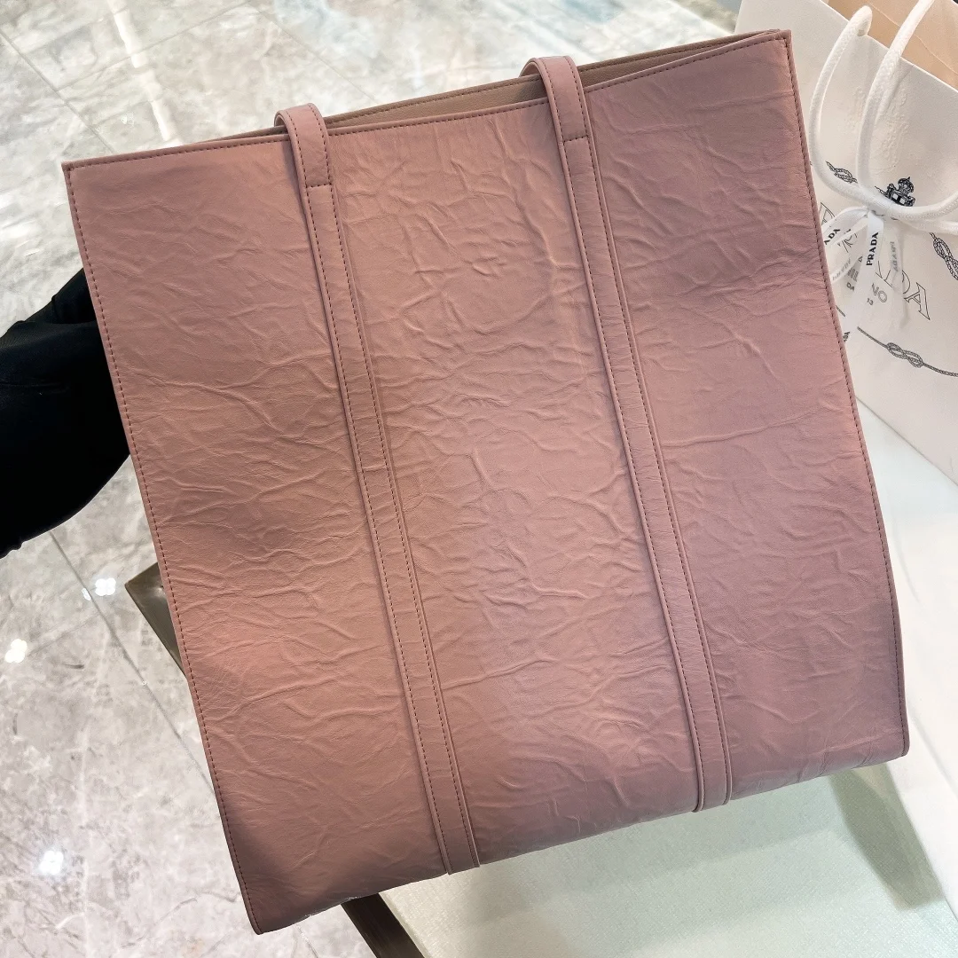 프라다 미디엄 엔틱 나파 레더 핑크