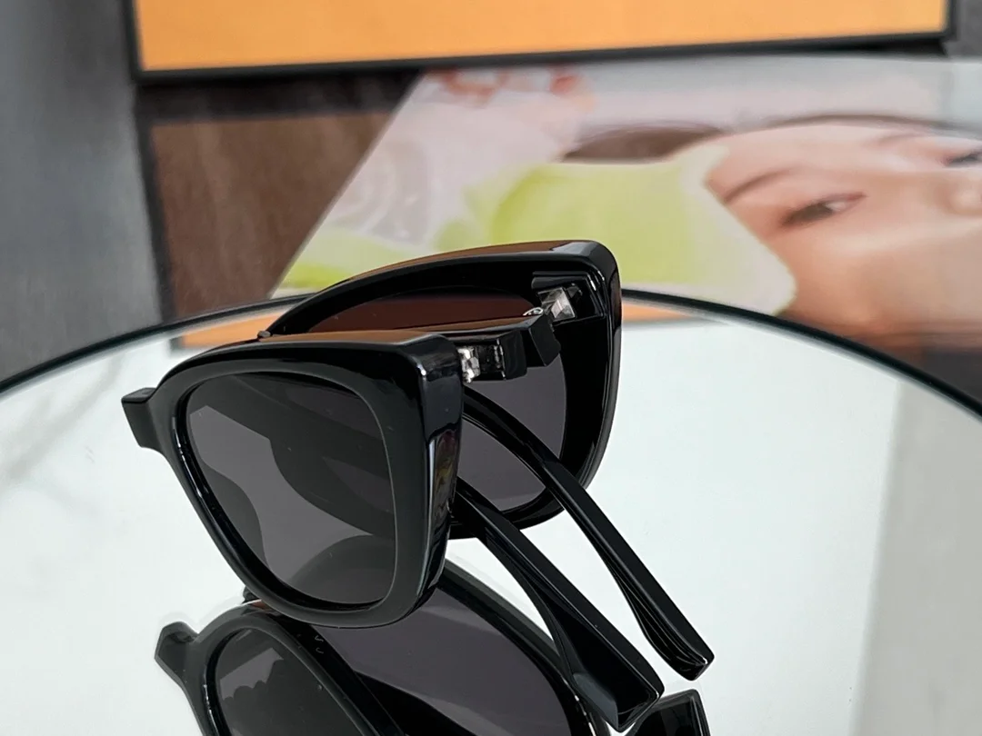 펜디 CATEYE FRAME