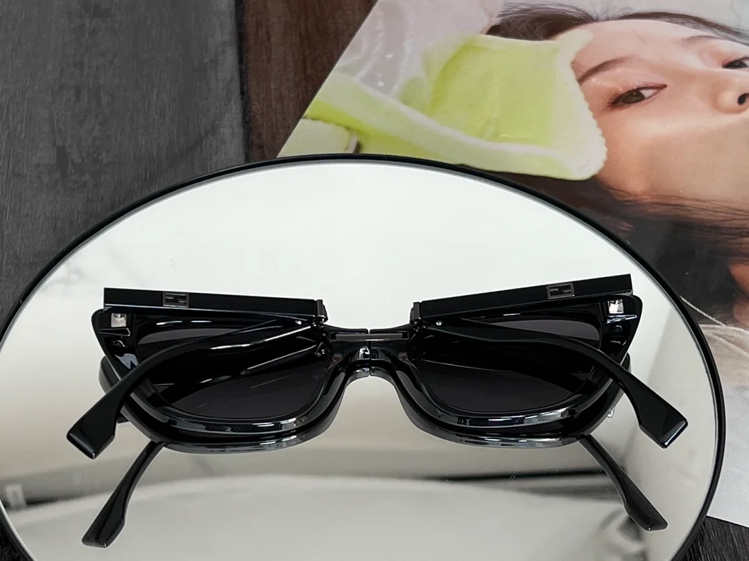 펜디 CATEYE FRAME