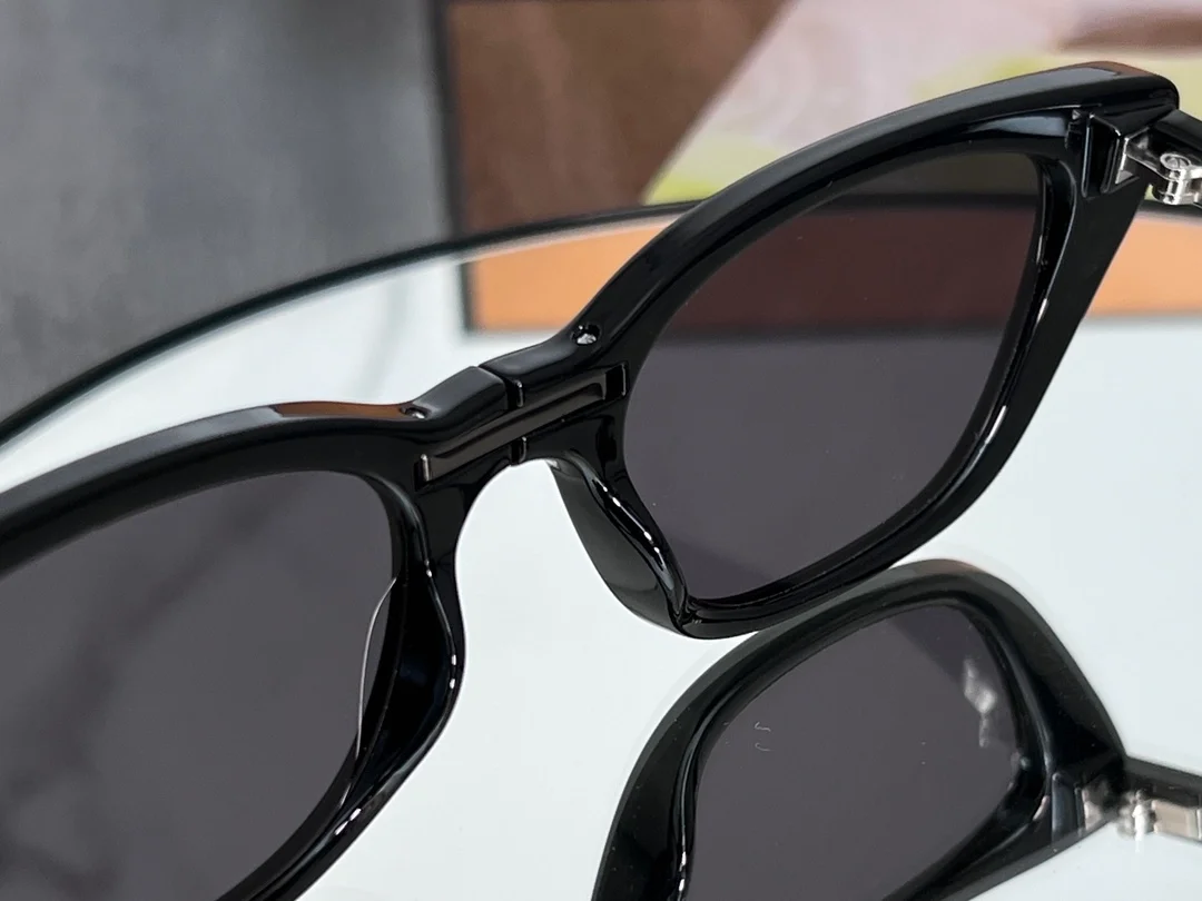 펜디 CATEYE FRAME
