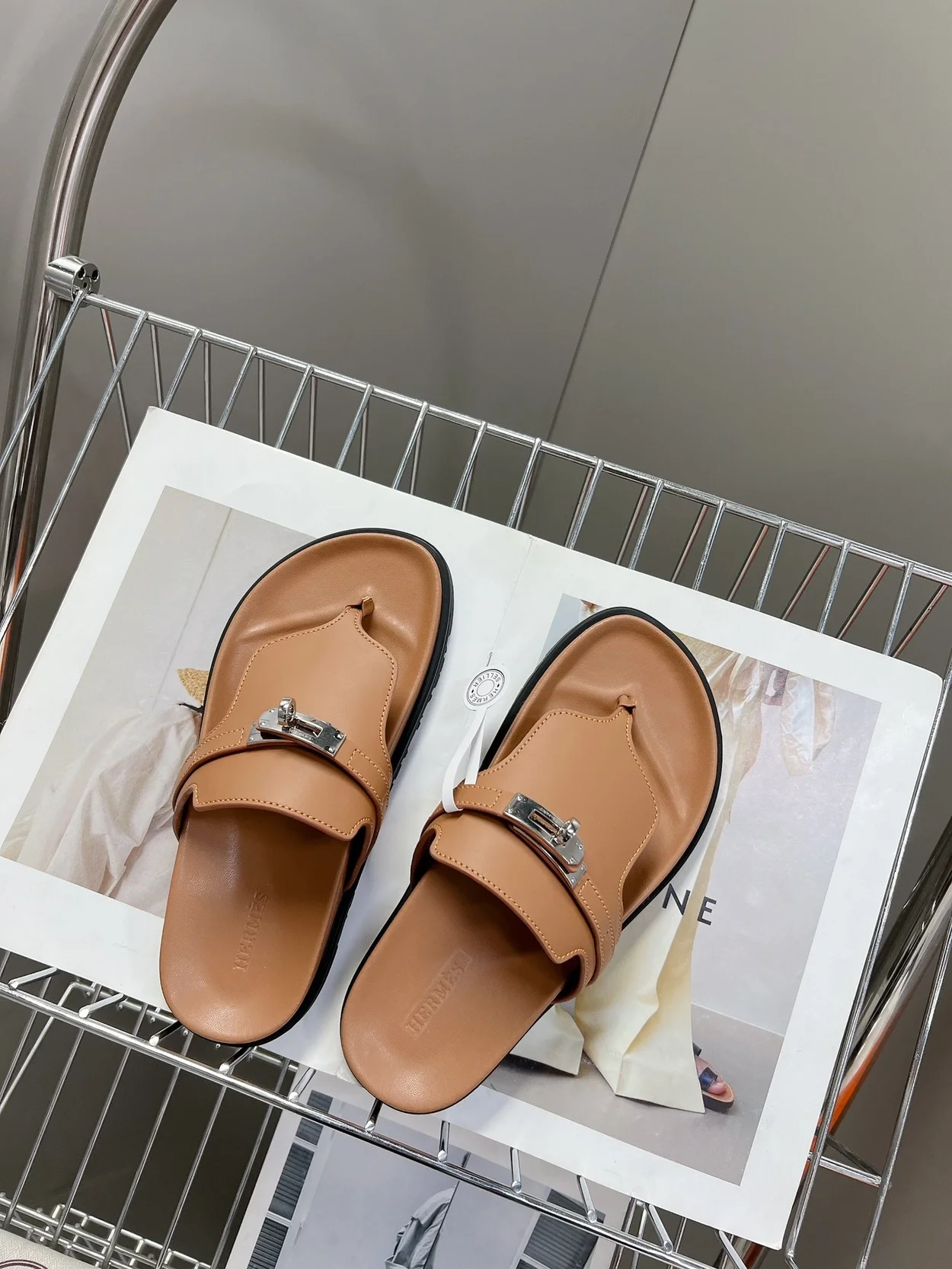 에르메스 카프스킨 엠파이어 샌들 브라운