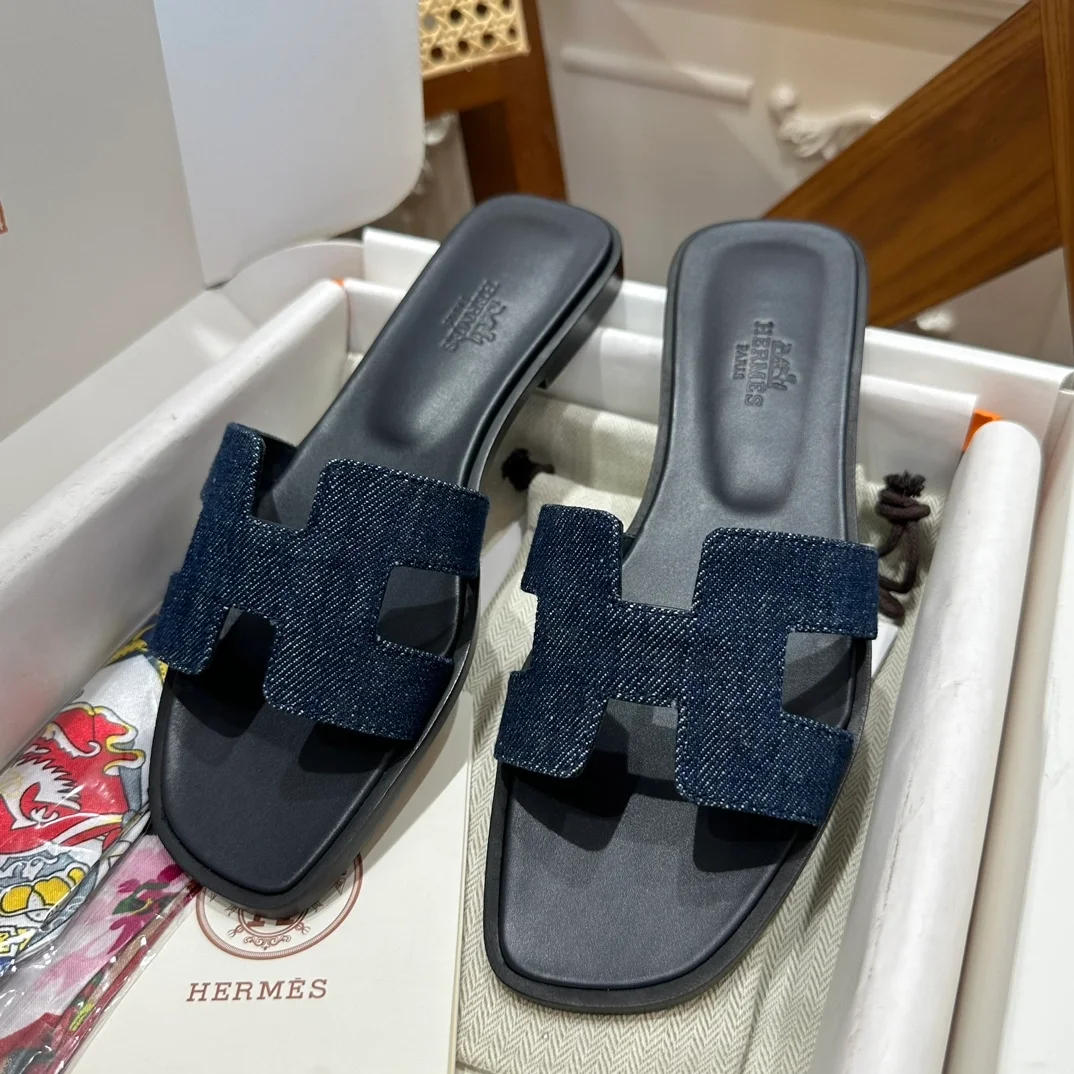 에르메스 오란 카프스킨 데님 샌들