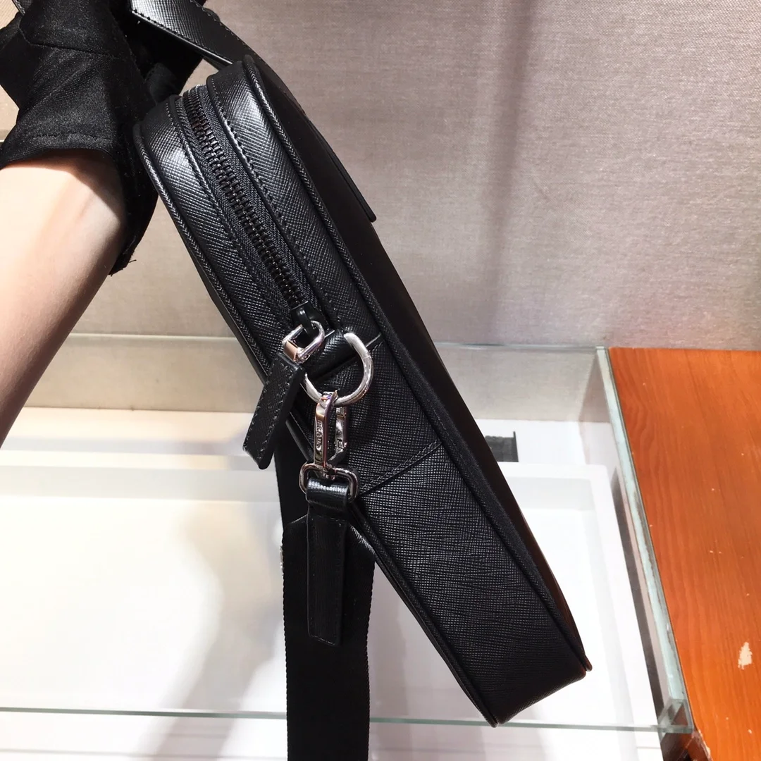 프라다 리나일론 사피아노 가죽 브리프케이스