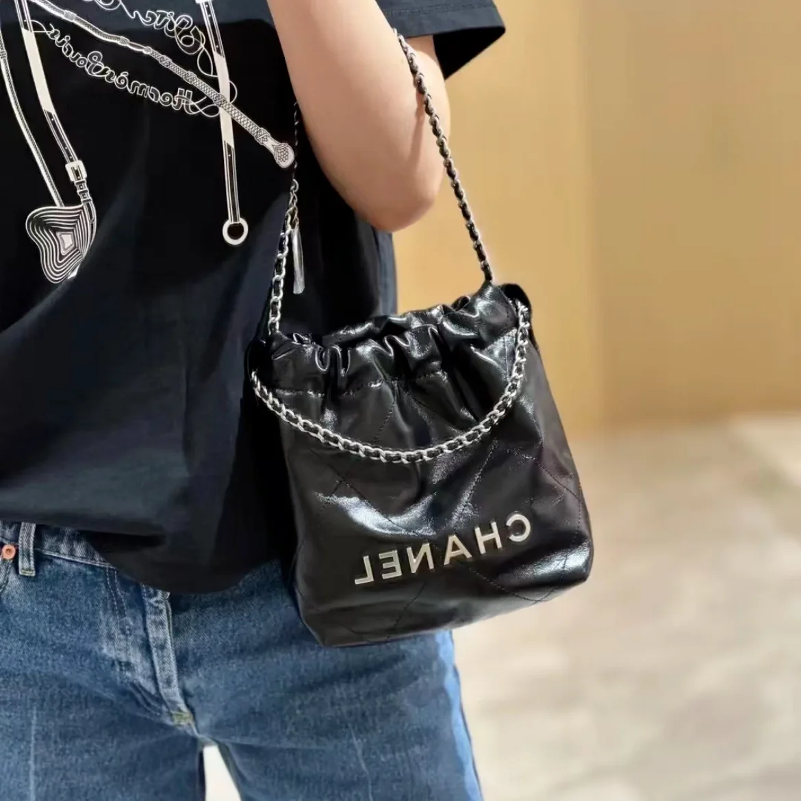 샤넬 22백 미니 블랙 은장 AS3980