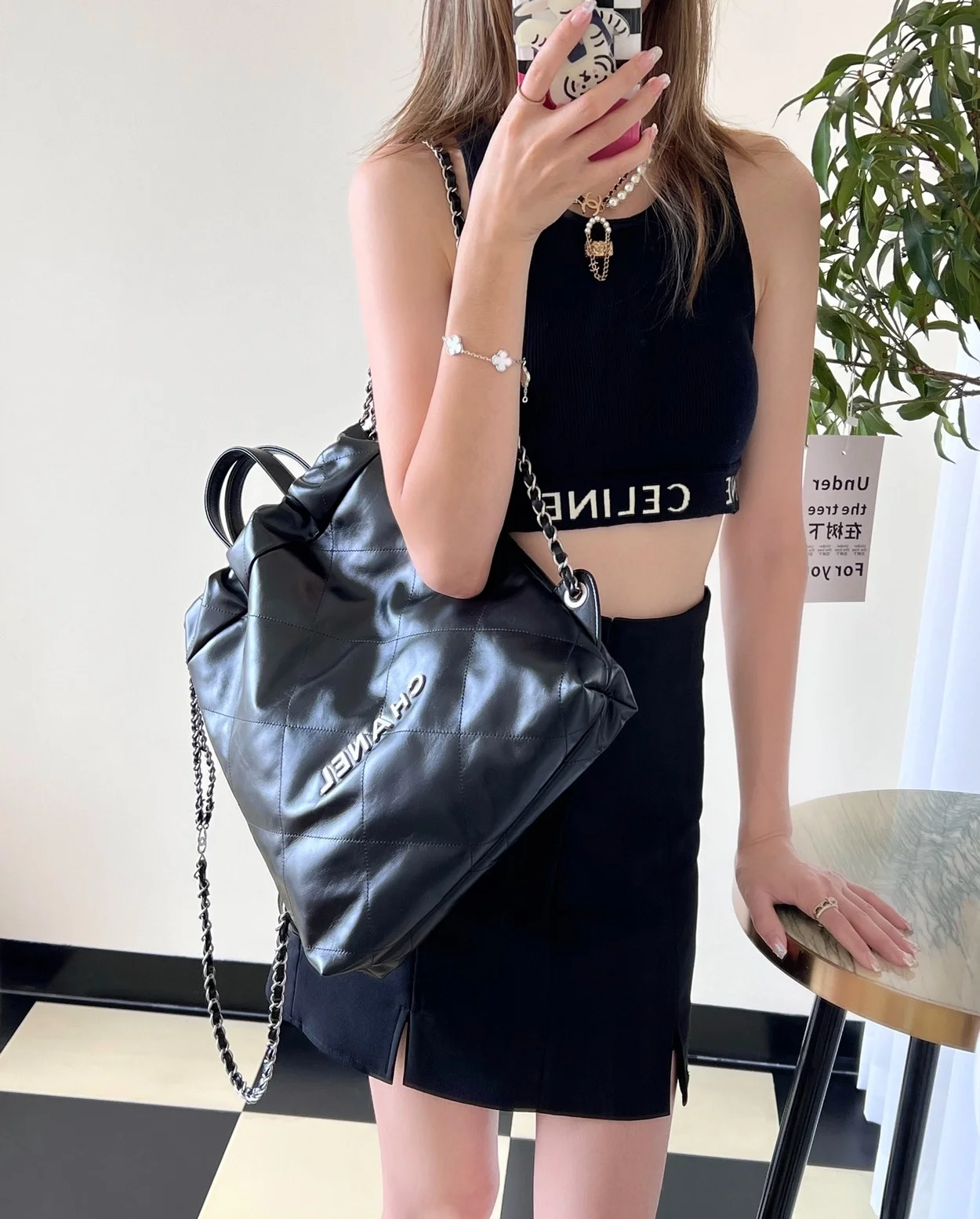 샤넬 23P 22백팩 스몰 블랙 은장 AS3859