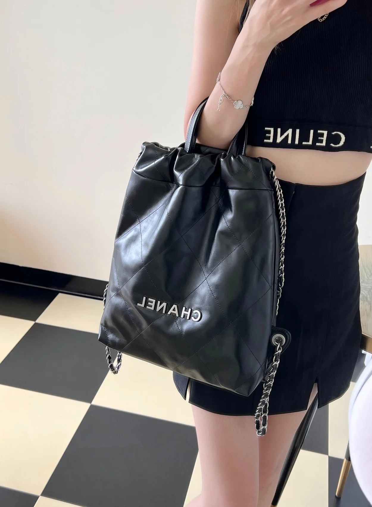 샤넬 23P 22백팩 스몰 블랙 은장 AS3859