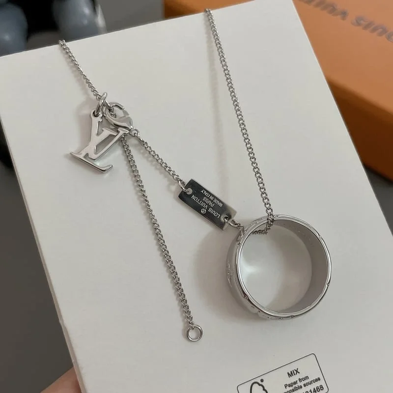 루이비통 모노그램 참 목걸이