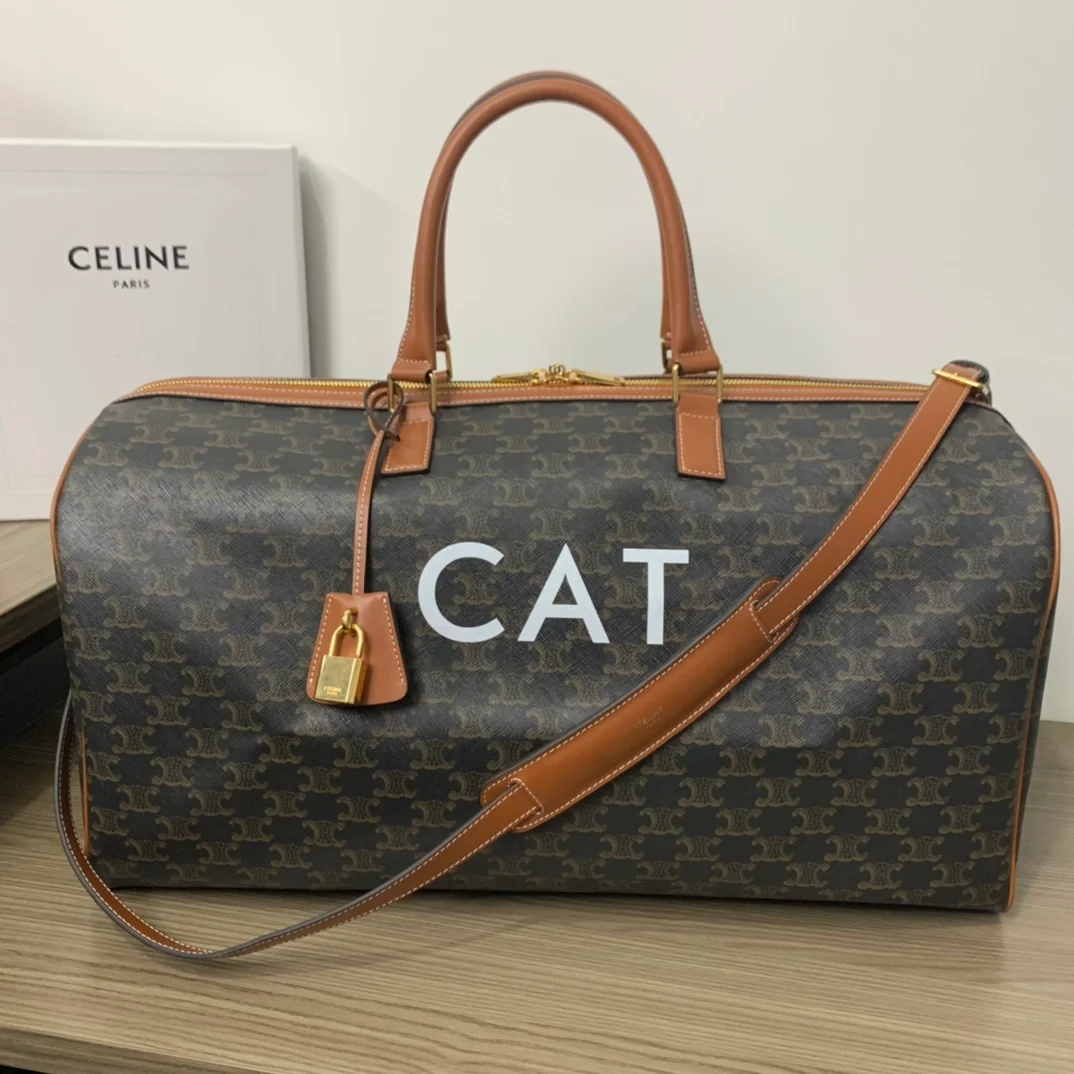 셀린느 CAT 로고 트리옹프 트래블백