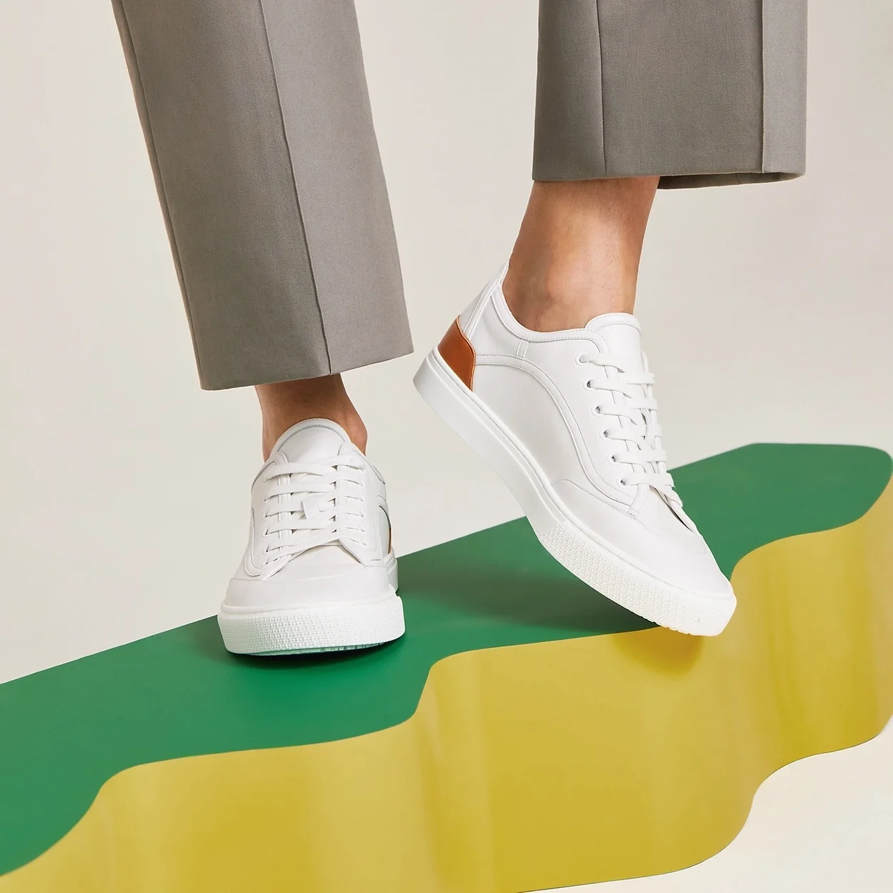 에르메스 로우탑 화이트 스니커즈
