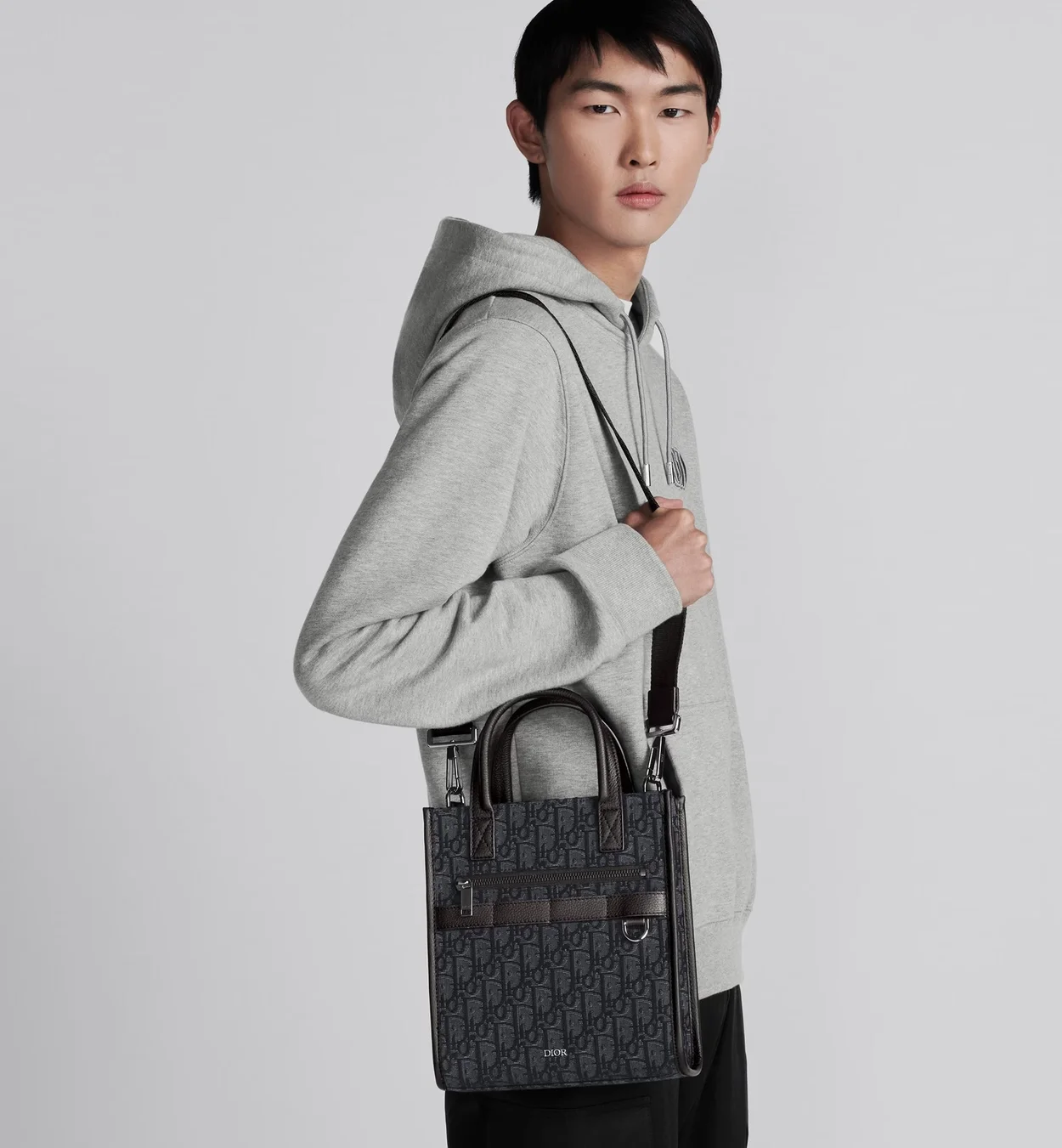 디올 사파리 노스 사우스 토트백 블랙
