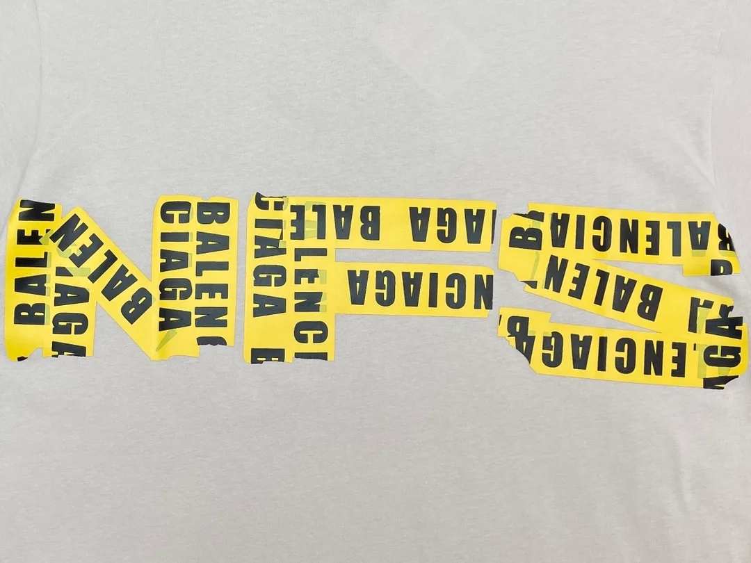 발렌시아가 니드포스피드 티셔츠 화이트