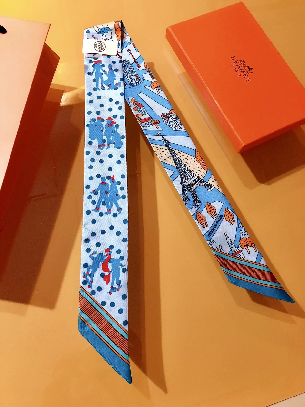 에르메스 Les Nouveaux Amoureux de Paris 트윌리 스카이블루
