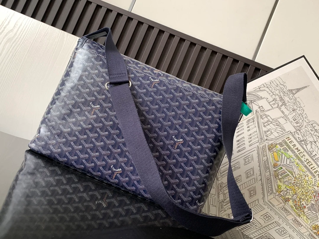 고야드 카페티엔 메신저백 MM 네이비