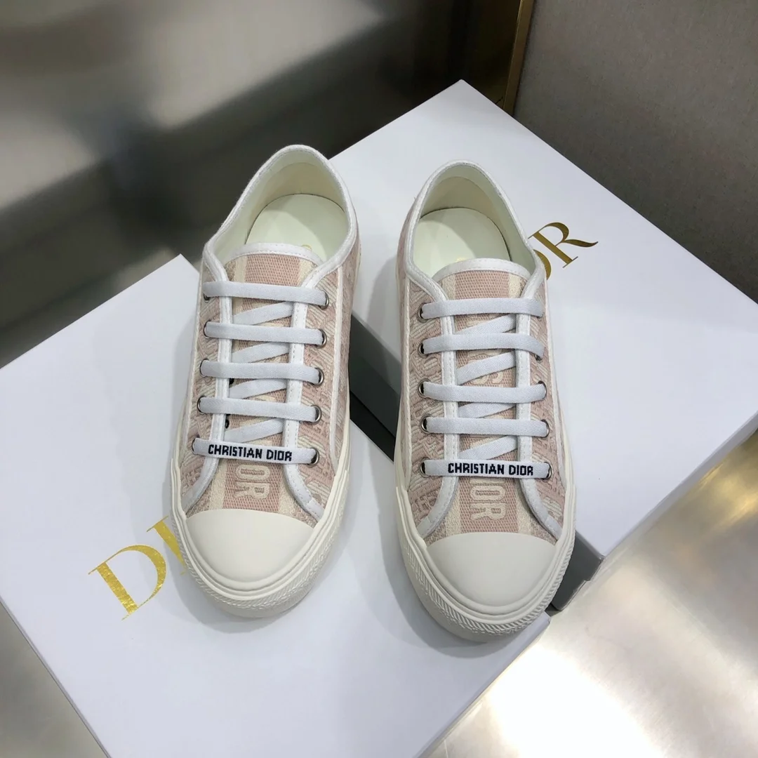디올 Walk'n'Dior 스니커즈 누드 디올 자수