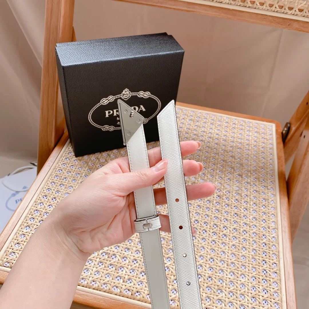 프라다 사피아노 가죽 벨트 화이트