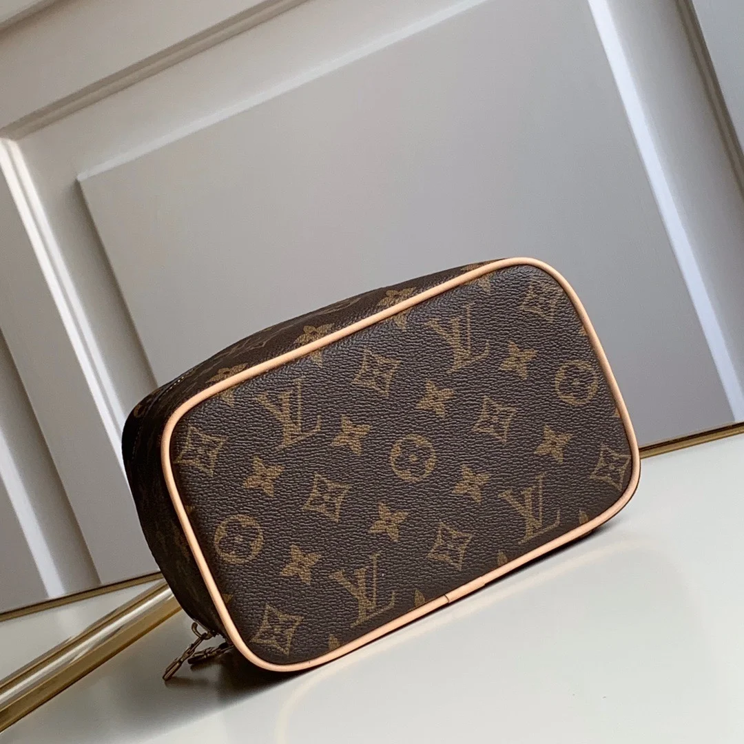루이비통 니스 미니 메이크업 케이스 M44495