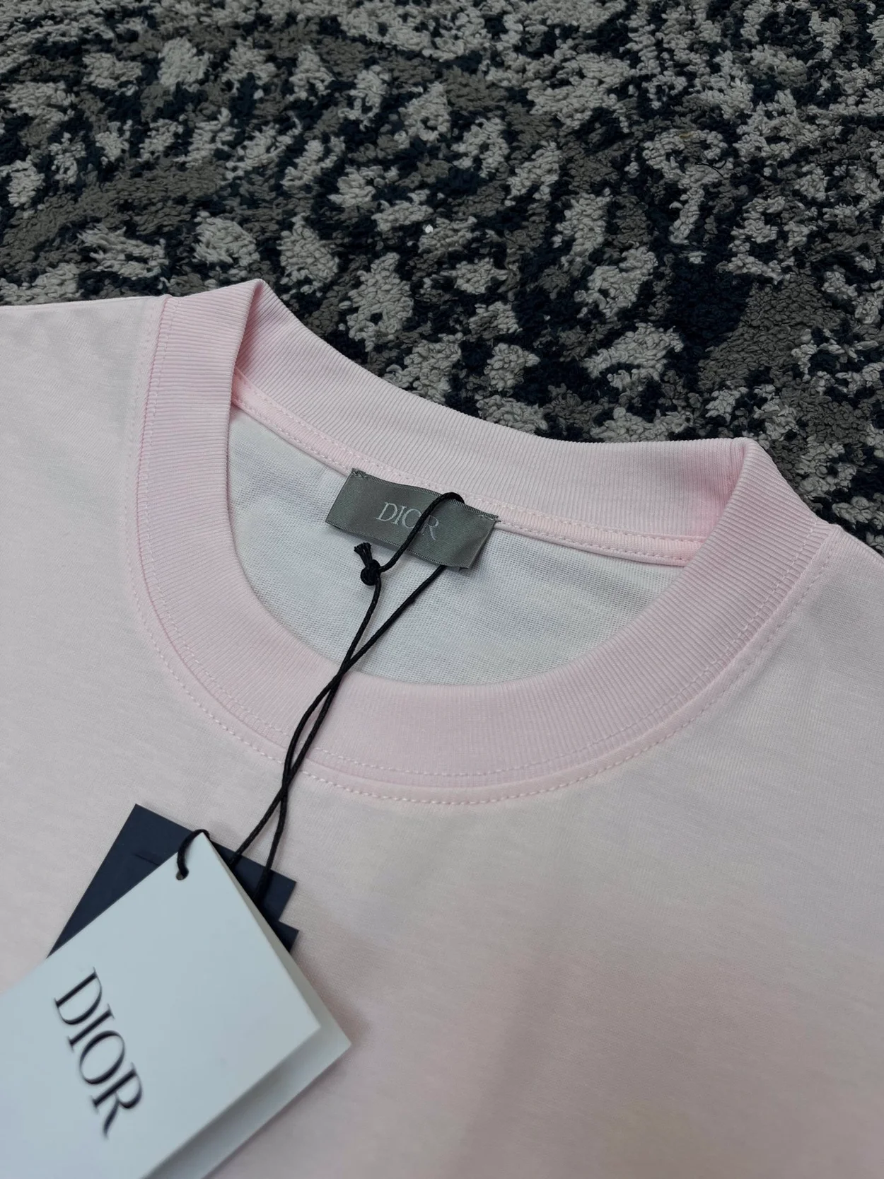 디올 아이콘 캐주얼 핏 티셔츠 핑크