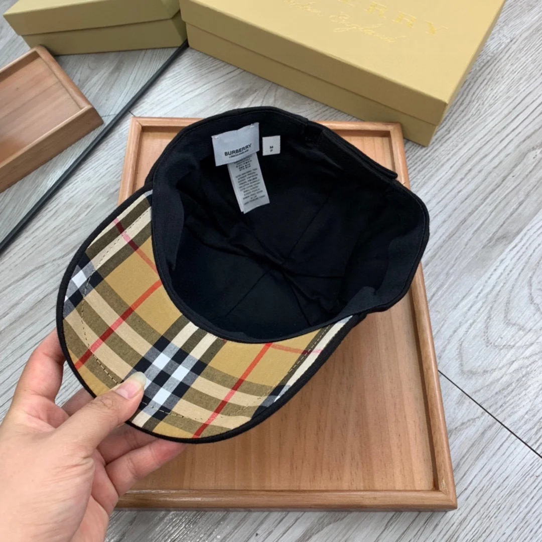 버버리 모노그램 모티프 코튼 베이스볼 볼캡
