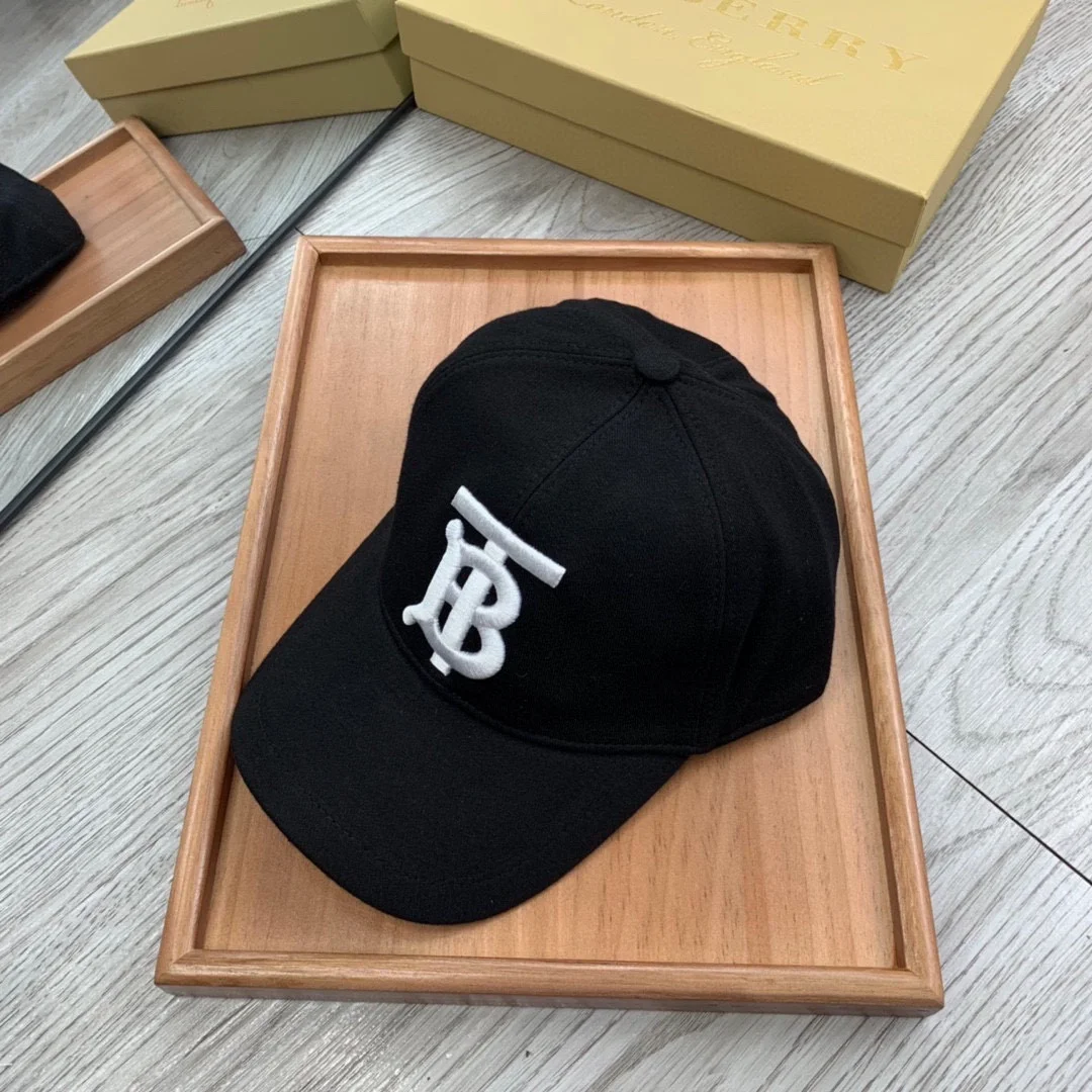 버버리 모노그램 모티프 코튼 베이스볼 볼캡