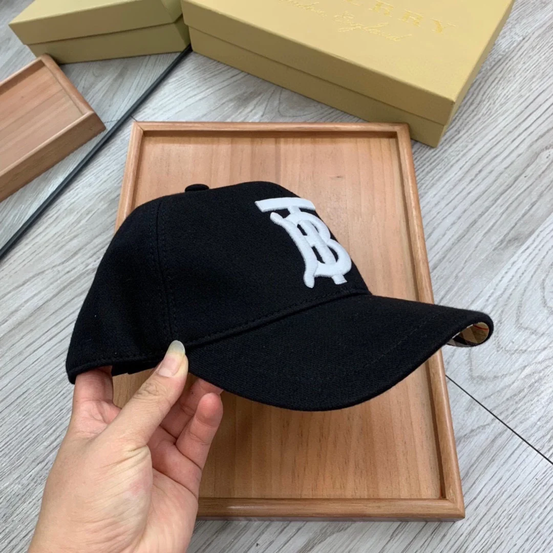 버버리 모노그램 모티프 코튼 베이스볼 볼캡