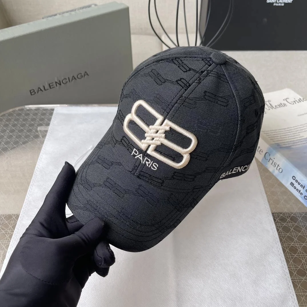 발렌시아가 BB 모노그램 블랙 베이스볼 캡