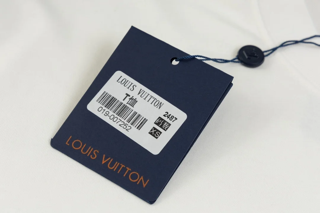 루이비통 LV 프린트 반소매 티셔츠 화이트