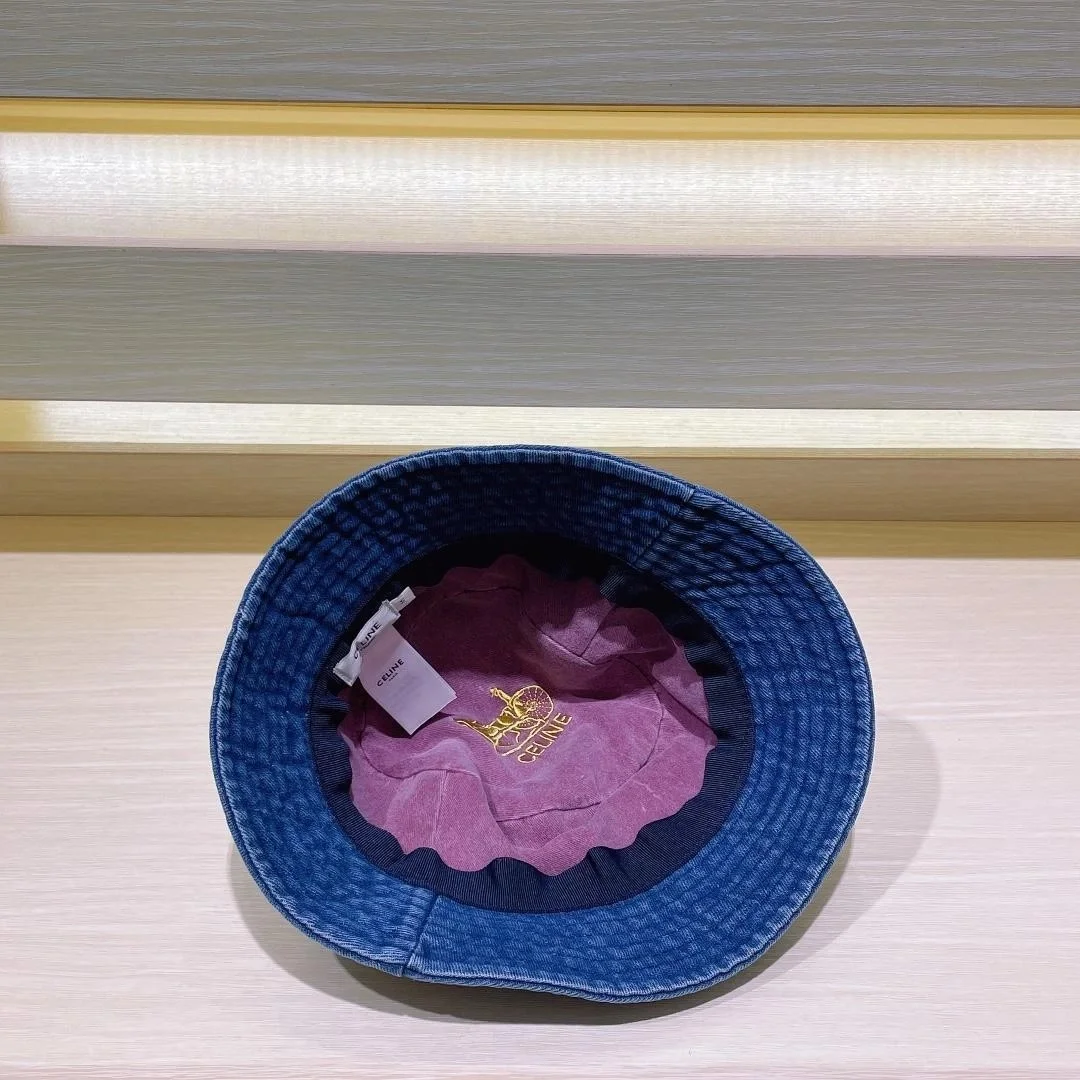 셀린느 트리옹프 블루 데님 버킷 햇